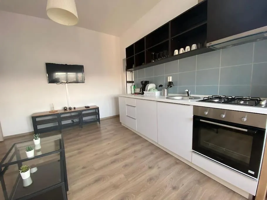 Gorgeous Apartment Near Old Town Bucarest