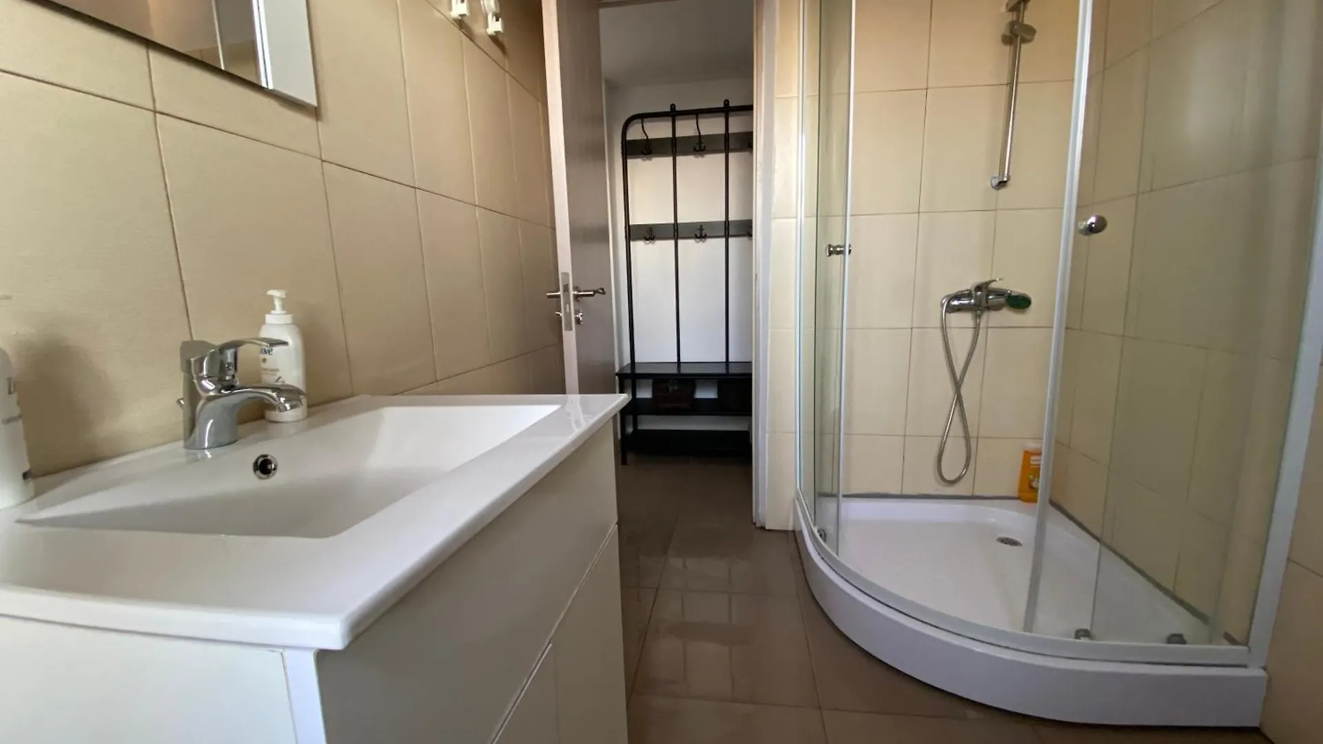 Gorgeous Apartment Near Old Town Bucarest